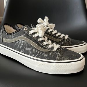 Vans off the wall sneakers